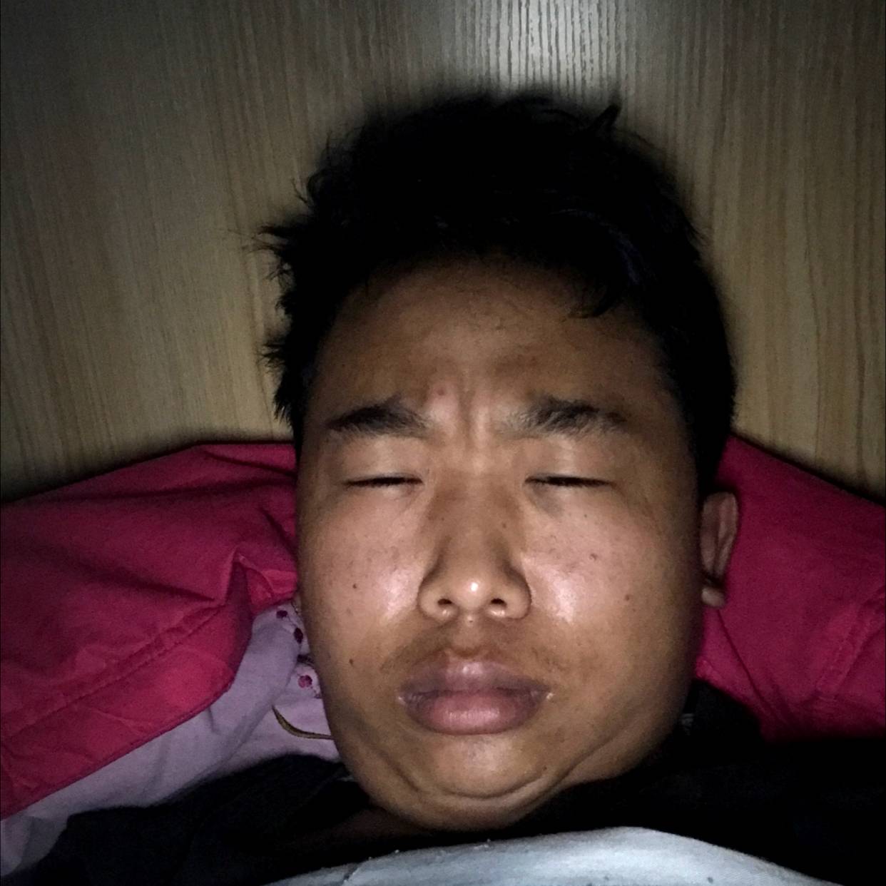 妖娆凝眸苗条的照片