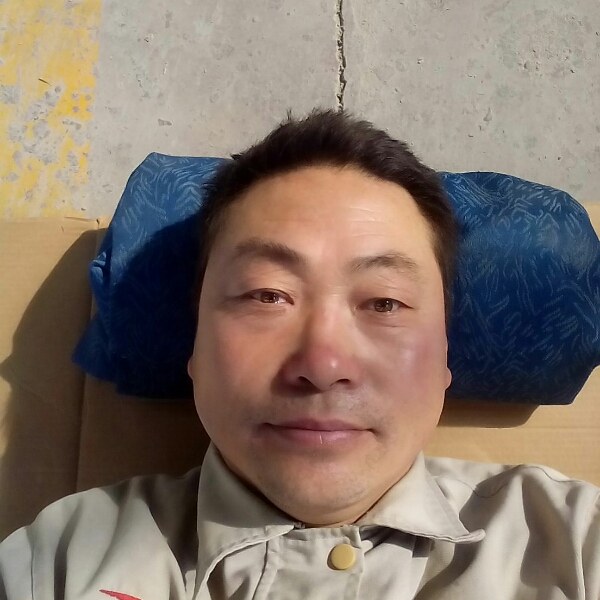 英俊摩托的照片