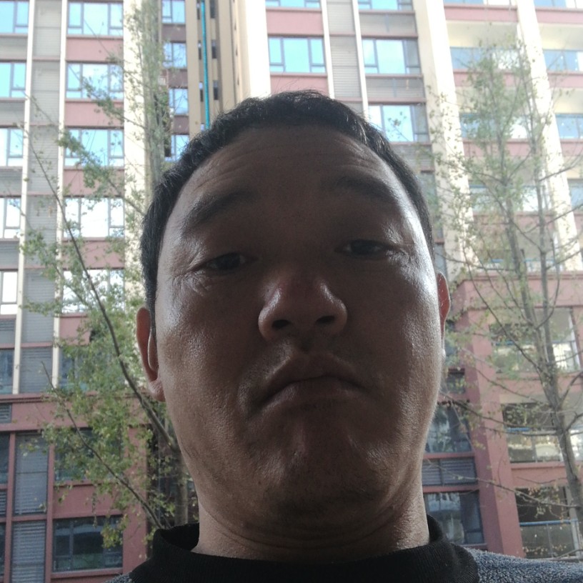 人身:依然微笑的照片