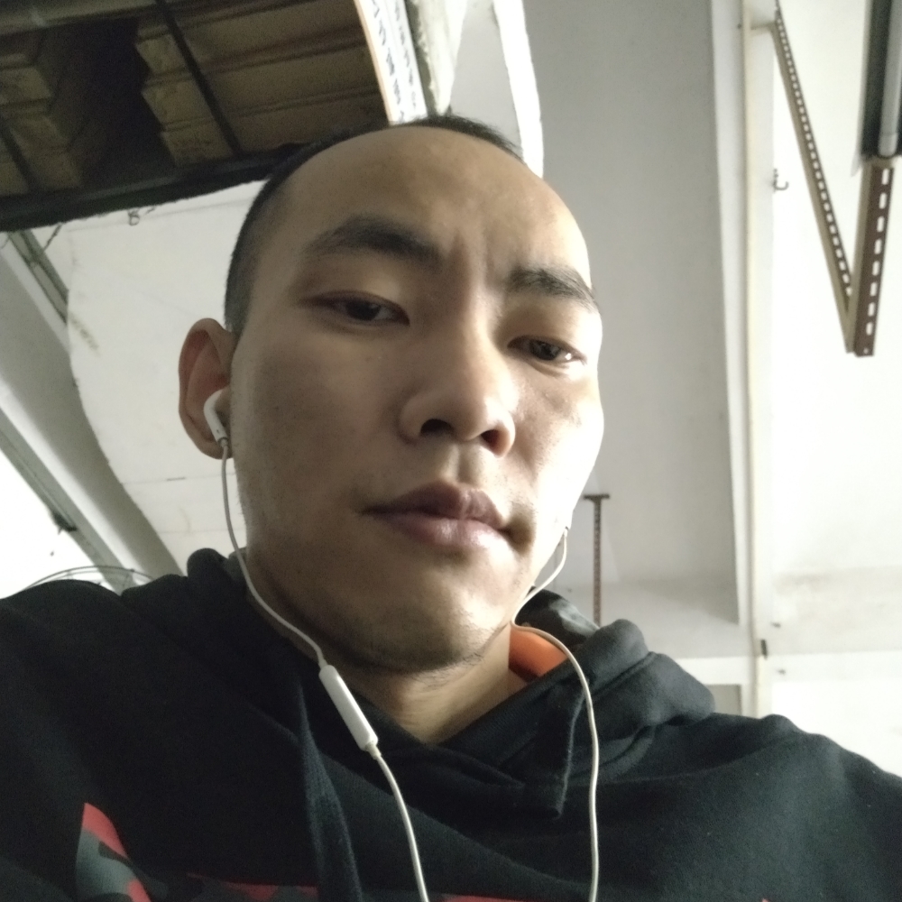 渴望家的孩子的照片