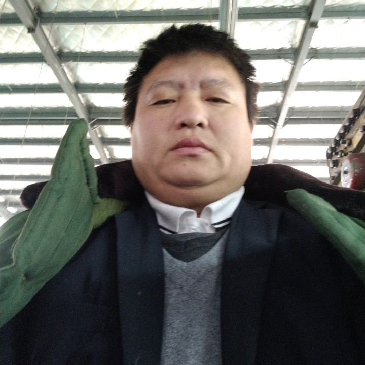 朴实衬衫的照片