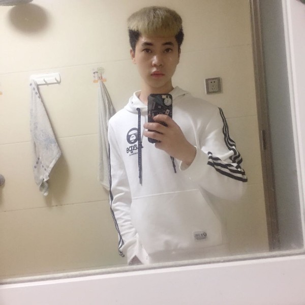 安静鸡翅的照片