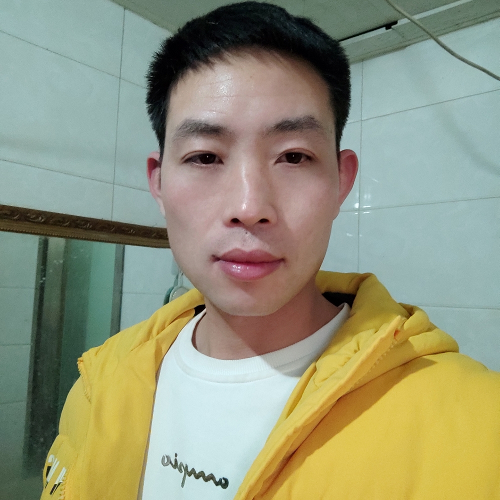 孤独的人需要爱的照片