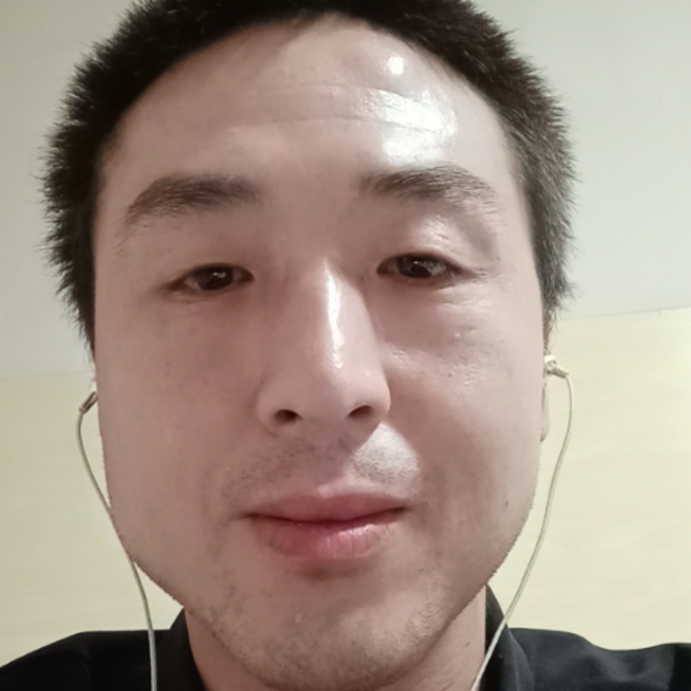 暖男耙耳朵男人的照片
