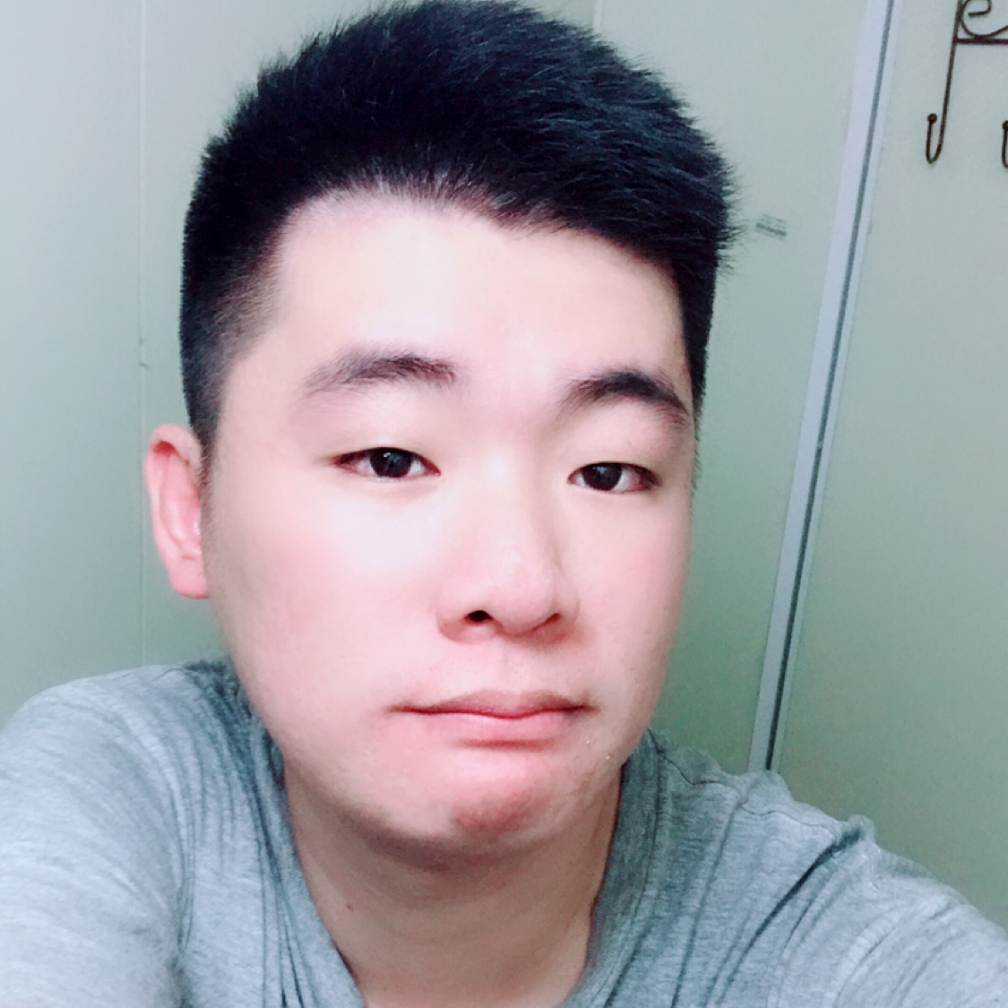 鞋垫深拥默默的照片