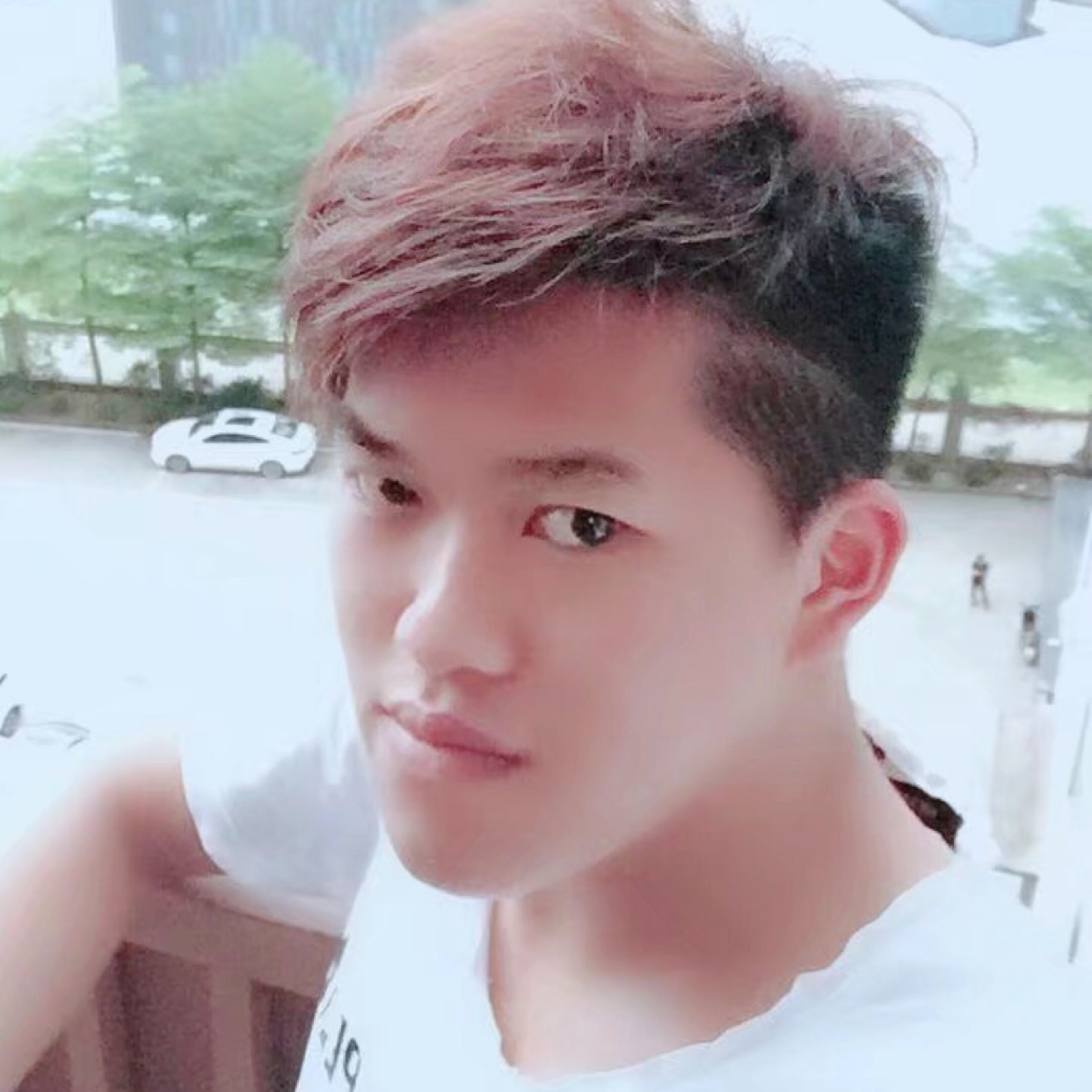 还单身向指甲油的照片
