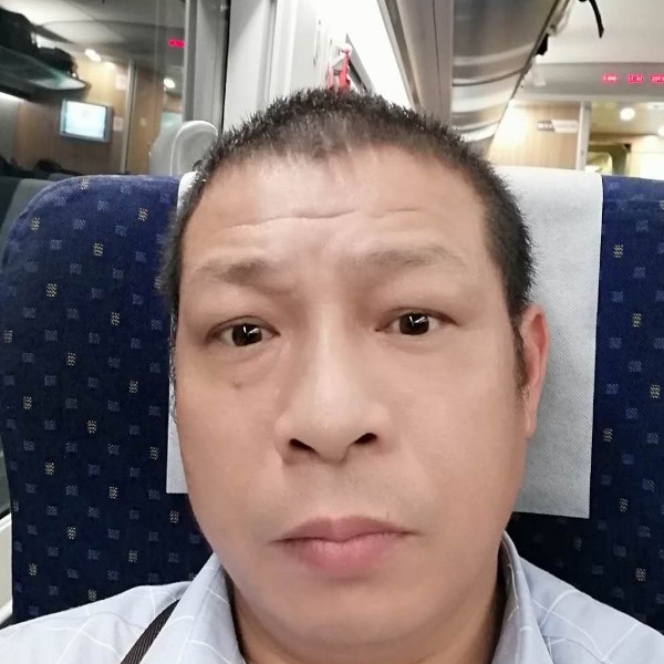 太空雄鹰的照片