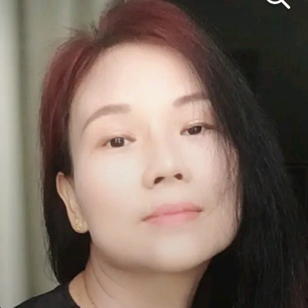 鳗鱼漫步小天鹅的照片