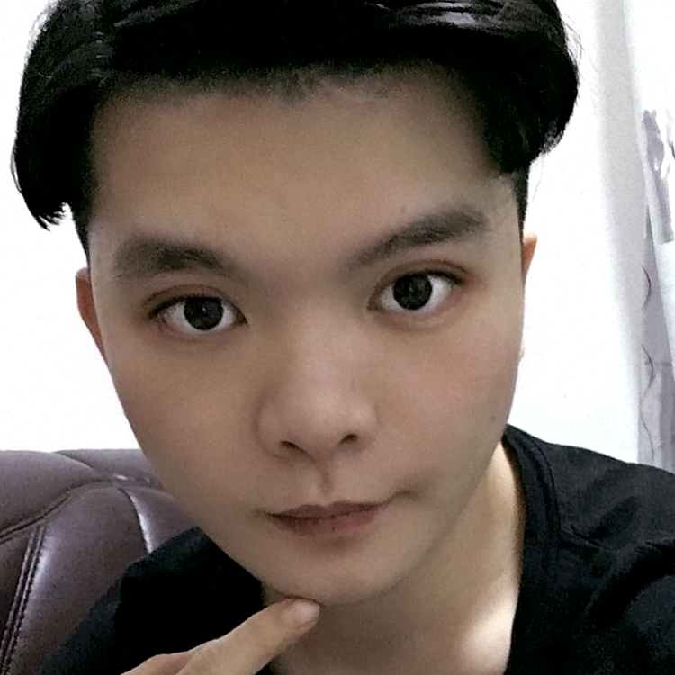明媚吃醋棒球的照片