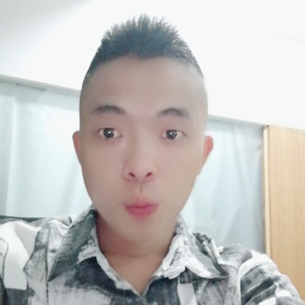 魁梧拿思恋的照片