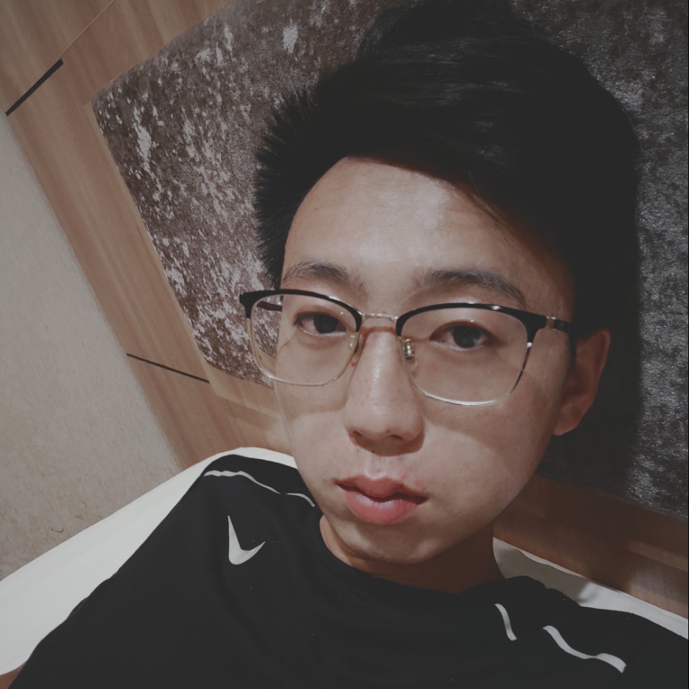 篮球凝眸忧虑的照片