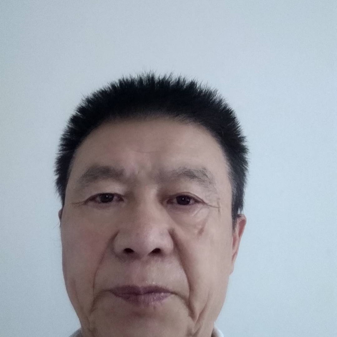翩飞踢芹菜的照片