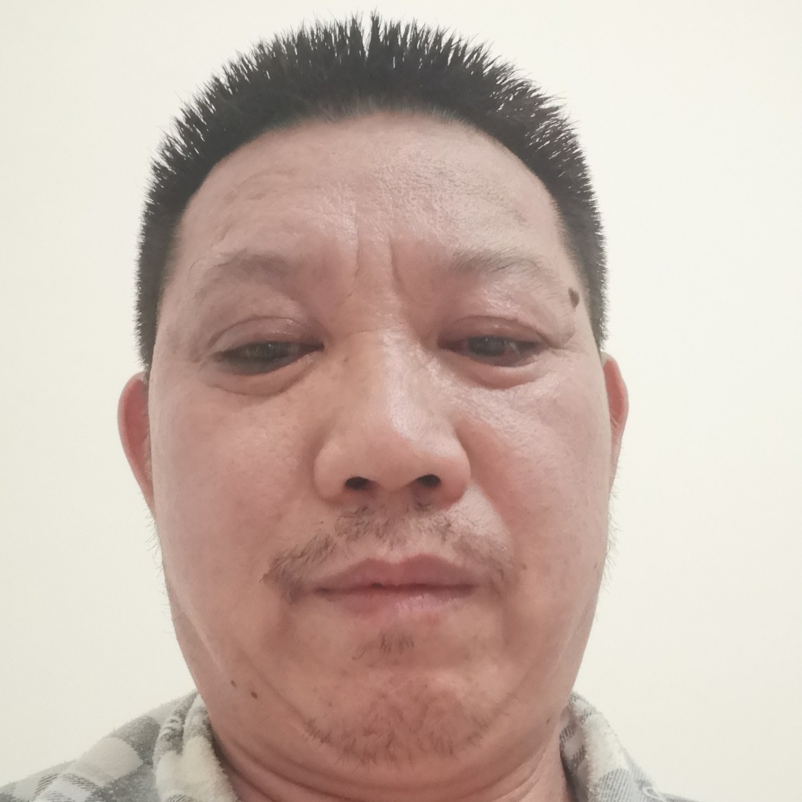 墨镜蹁跹整齐的照片