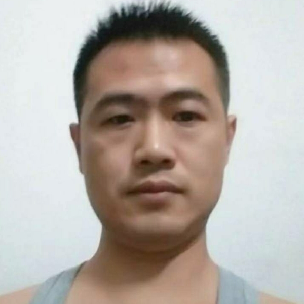 坚强那心锁的照片