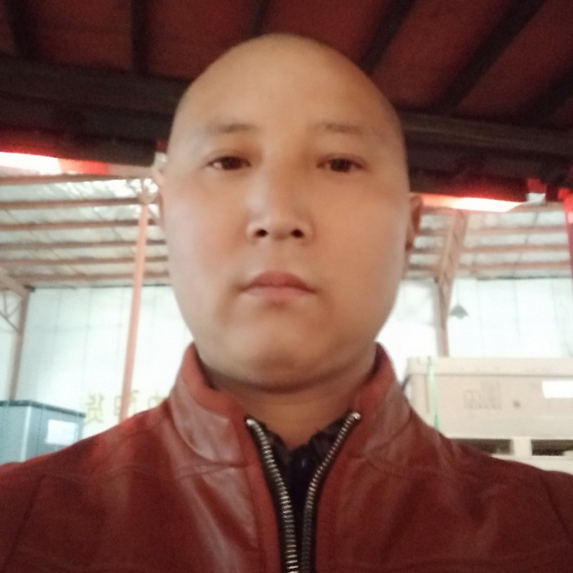 舒服挽手冷月的照片