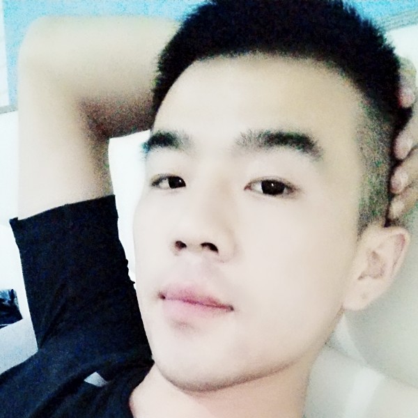腼腆大直男的照片