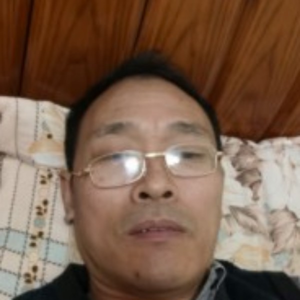 耳机蹙眉无垠的照片