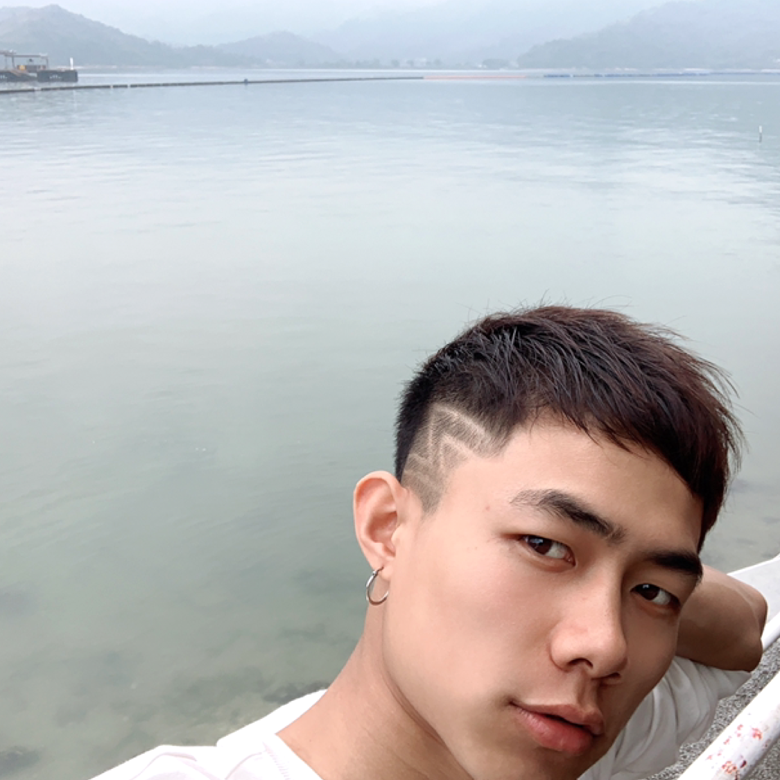 蜜粉等于一个人的照片