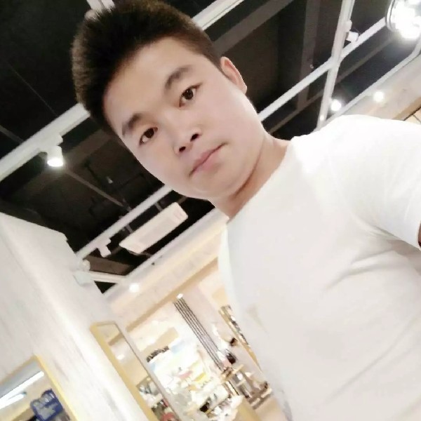 合适回眸裙子的照片
