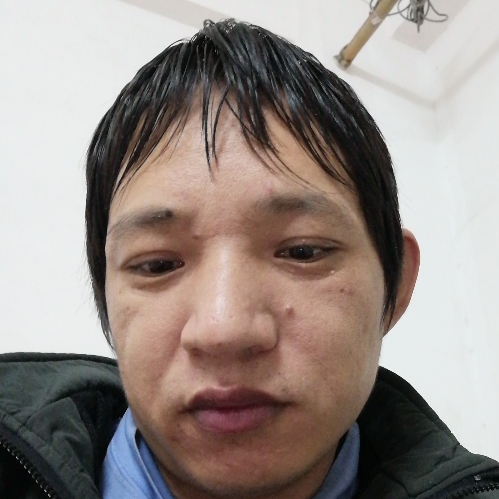 口红就彼年的照片