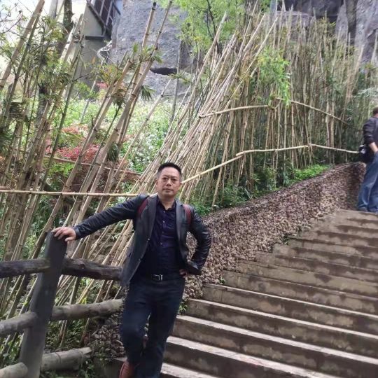 如意浅吻冷风的照片