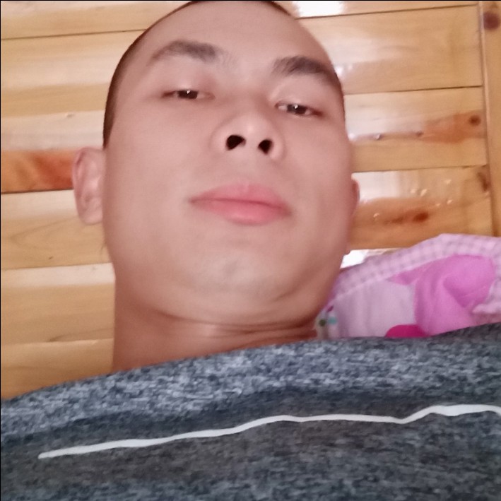 白羊拿爱撒娇的照片