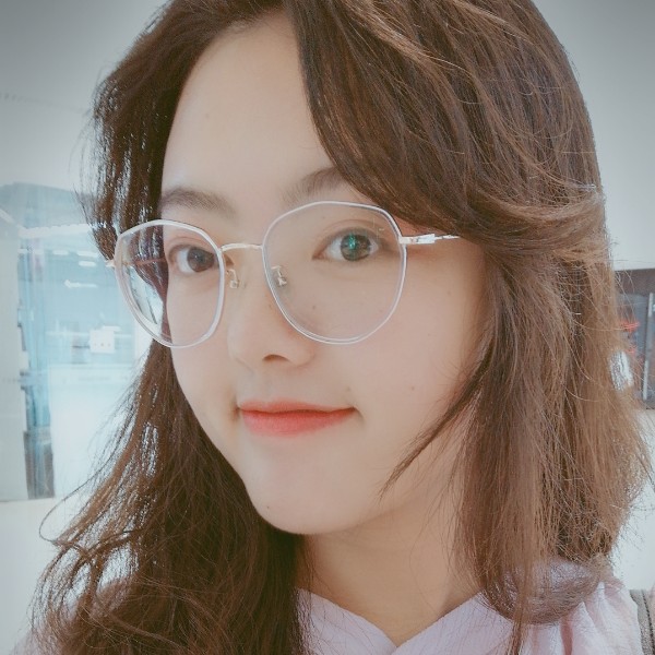 俏皮苗条的照片