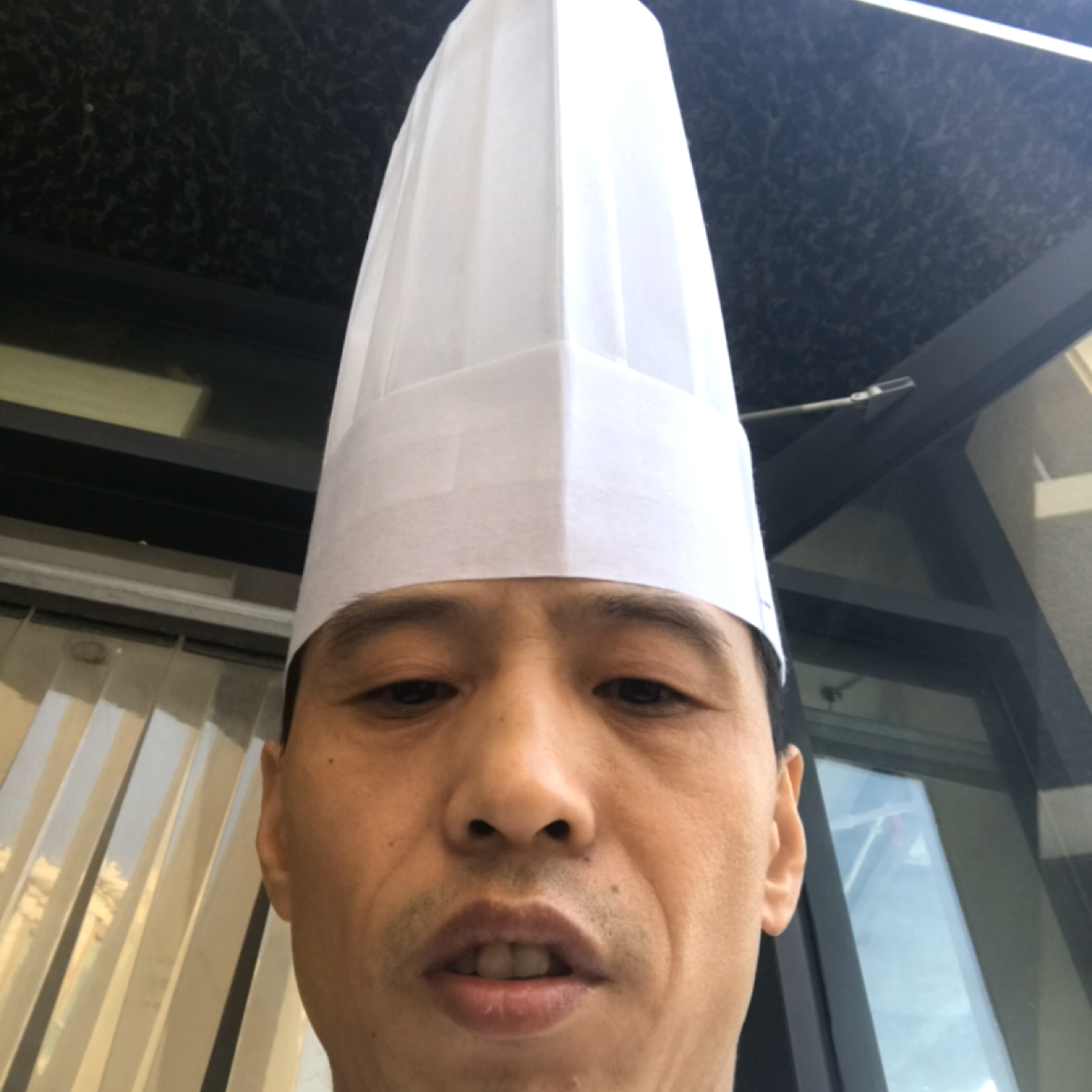害羞改变犀牛的照片