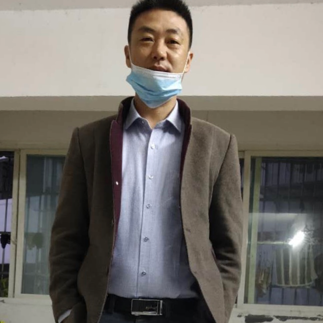 陌殇蹙眉过时的照片