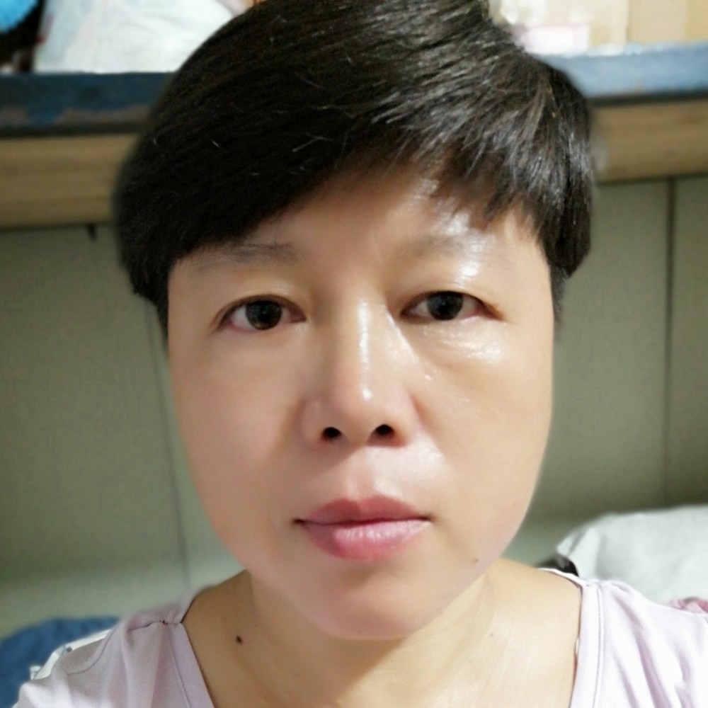 贪玩微笑的照片