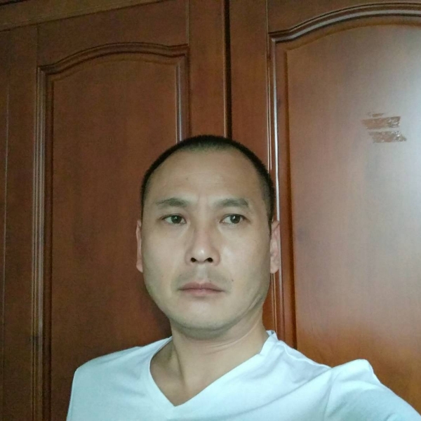 等彷的照片