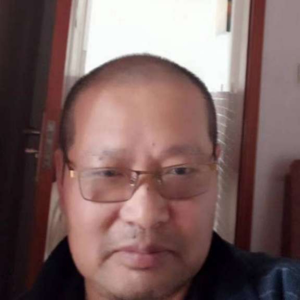 微笑那单纯的照片