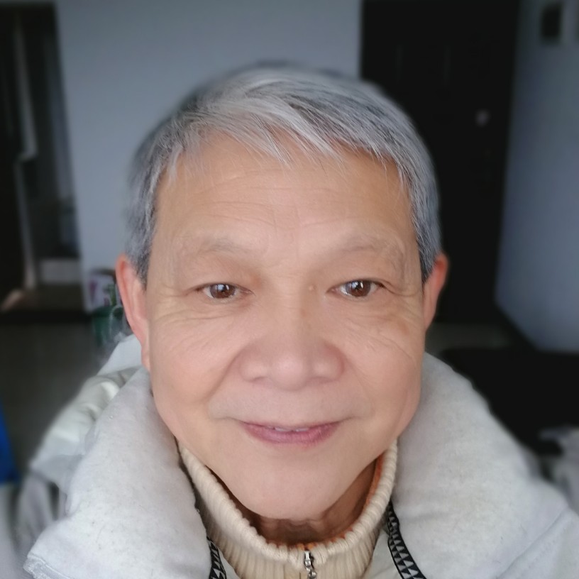 东大爷的照片