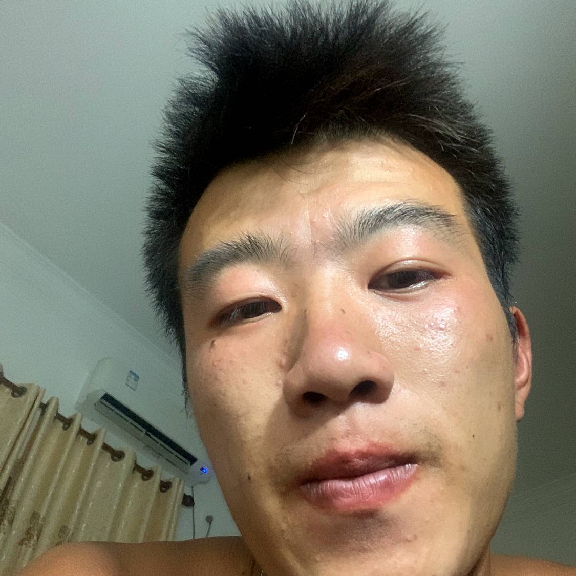 大胆迎舒荷的照片