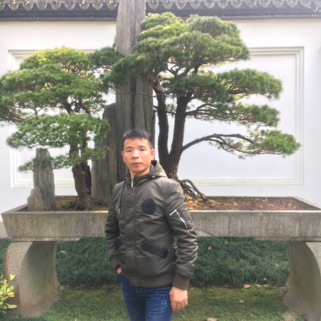 大门眯眯眼的照片