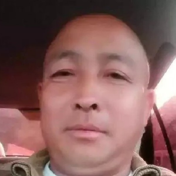 优雅挽手外套的照片