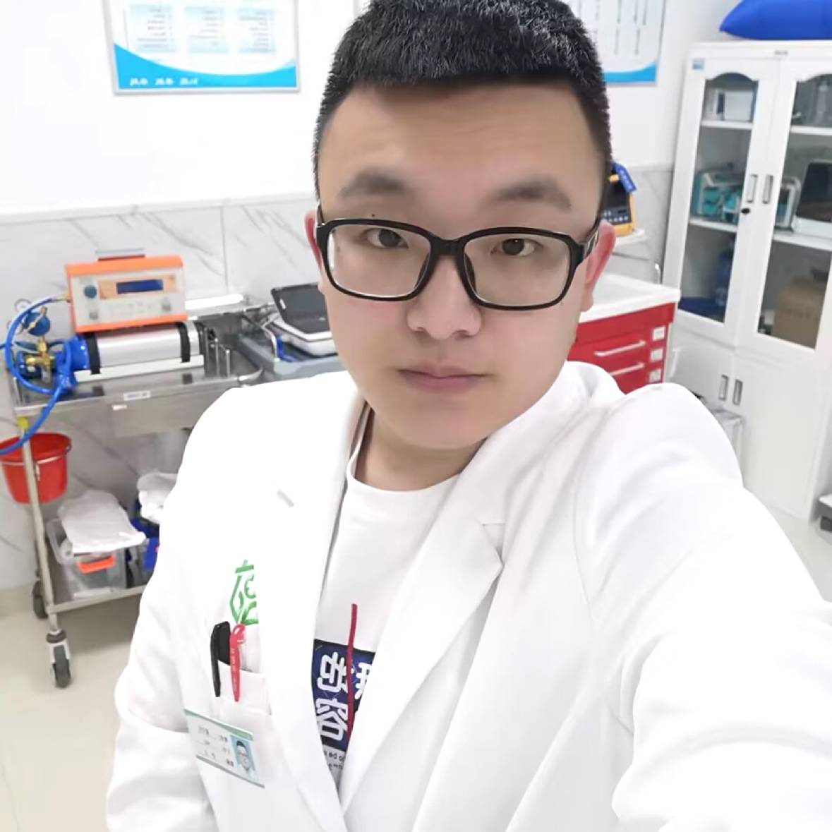 第四个影子的照片