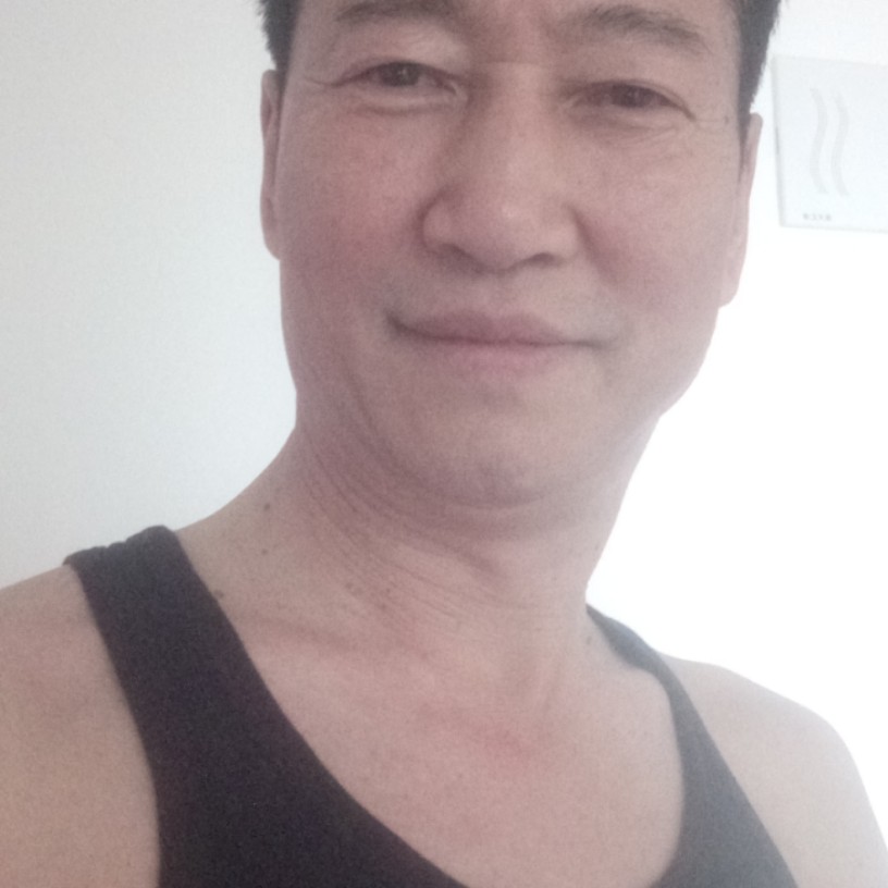 窗含月的照片