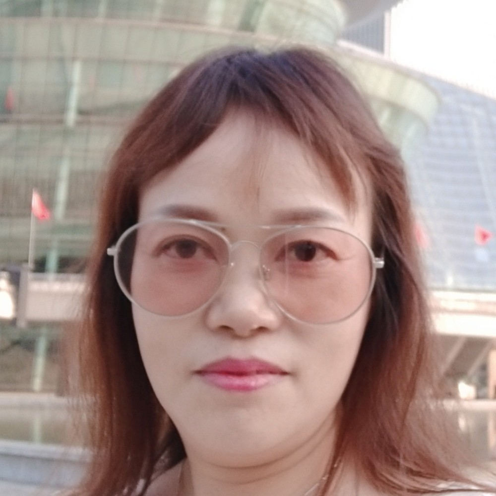 瑜女的照片