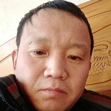 红飘飘的照片
