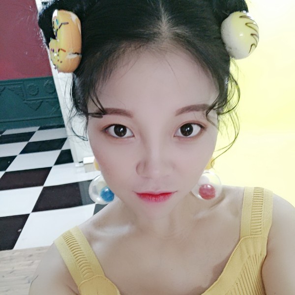 青春里的路人的照片