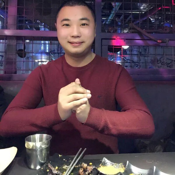 一个人的奔跑的照片
