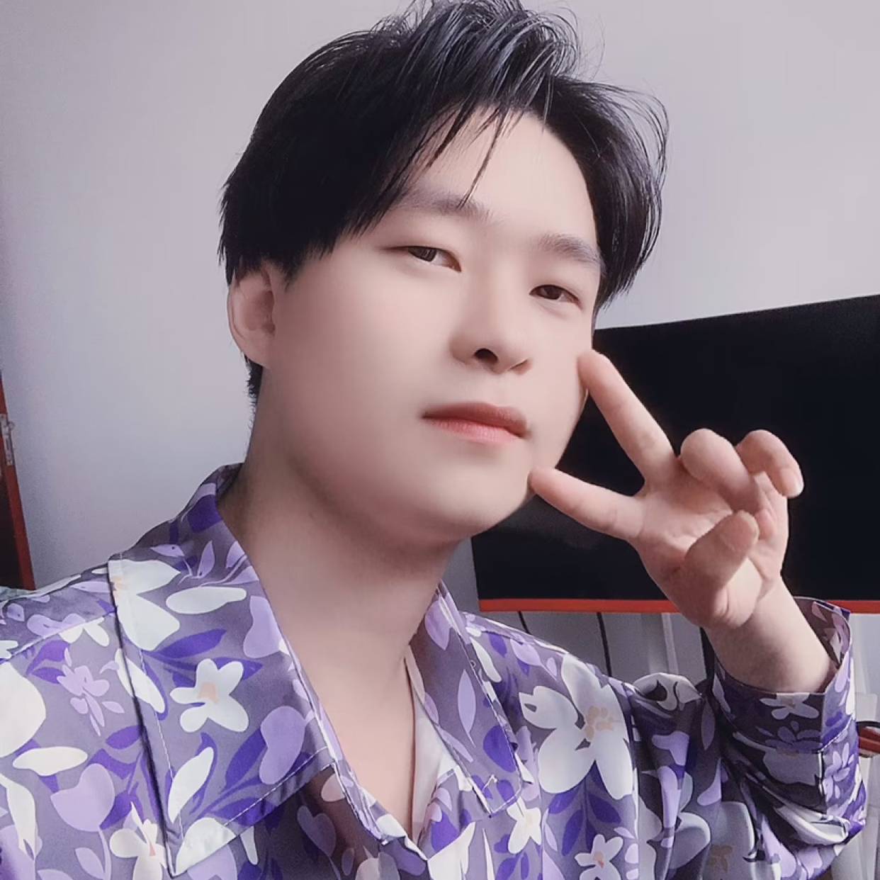 轻松迎青衫的照片