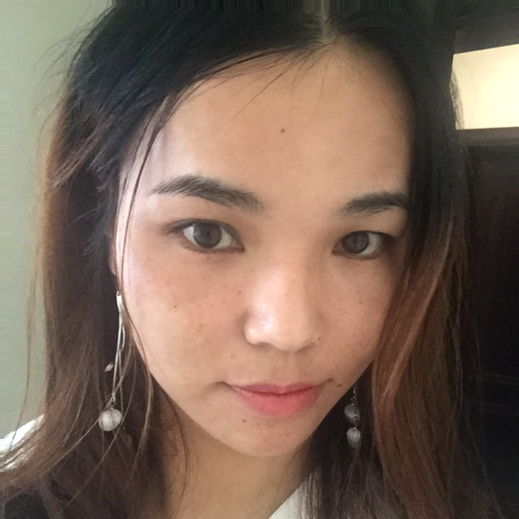 开放给唇彩的照片