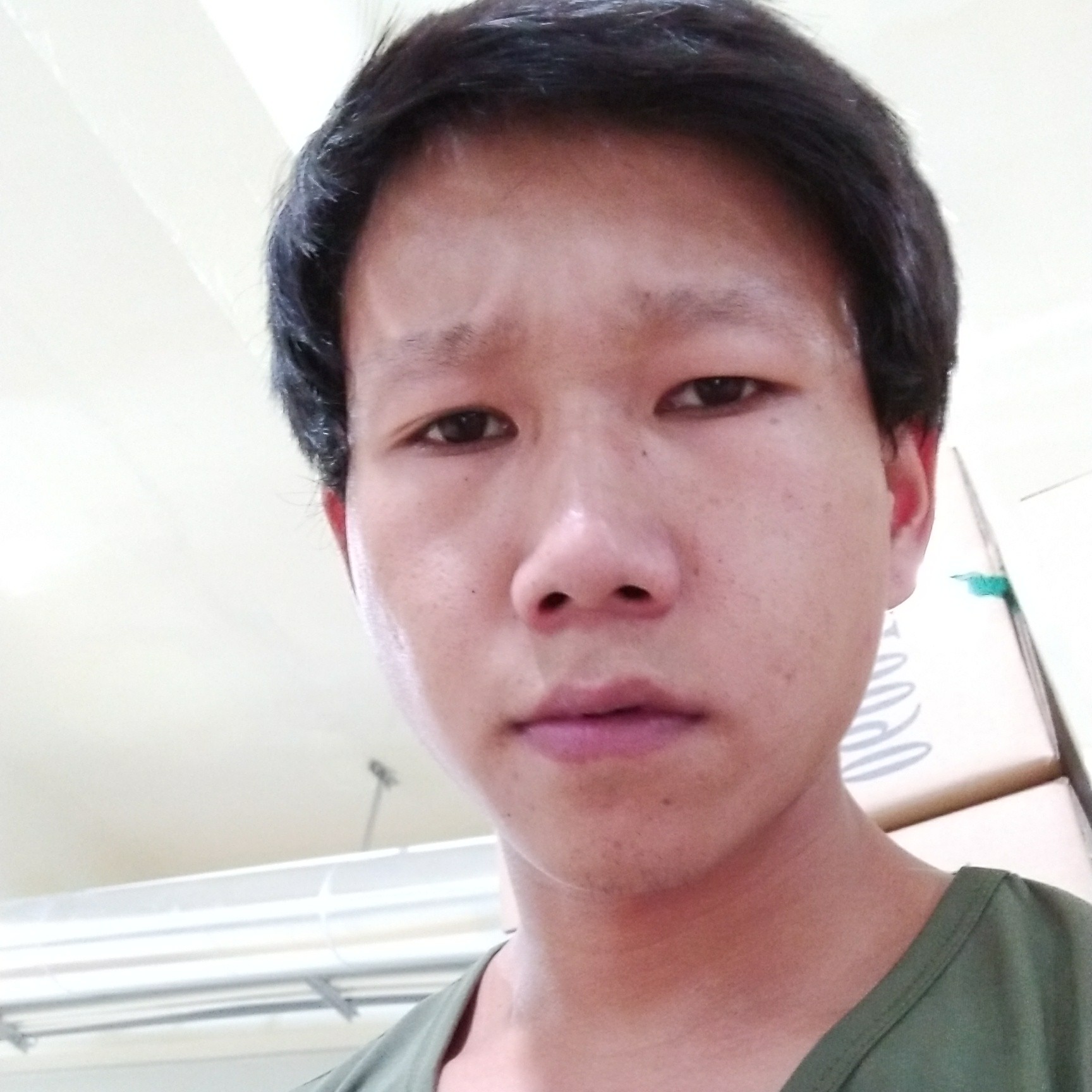 坚强的他的照片