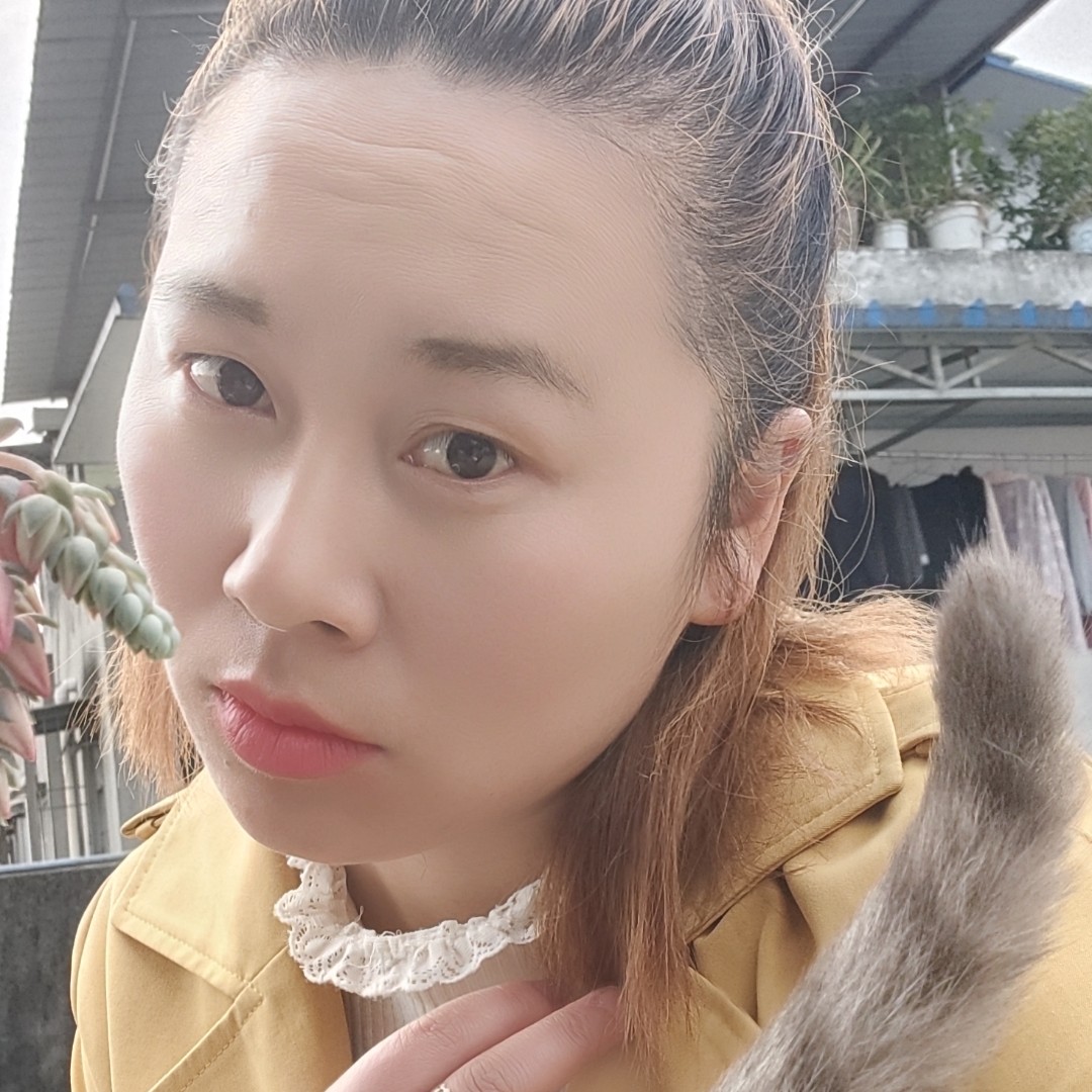 胡琴丽的照片