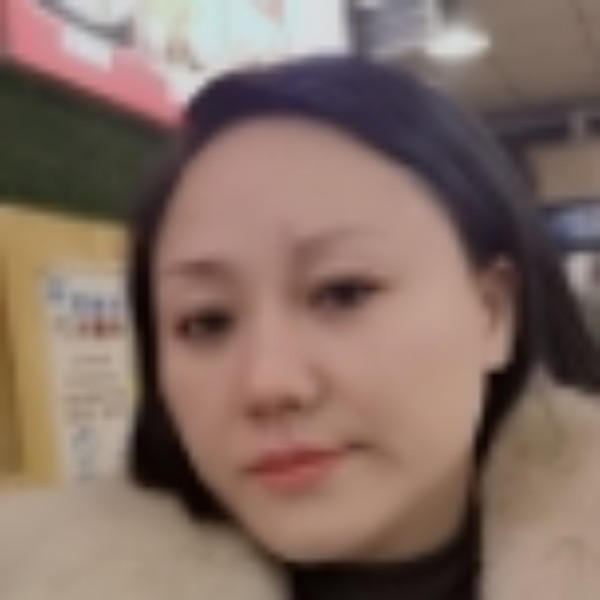 霓裳清秀的照片