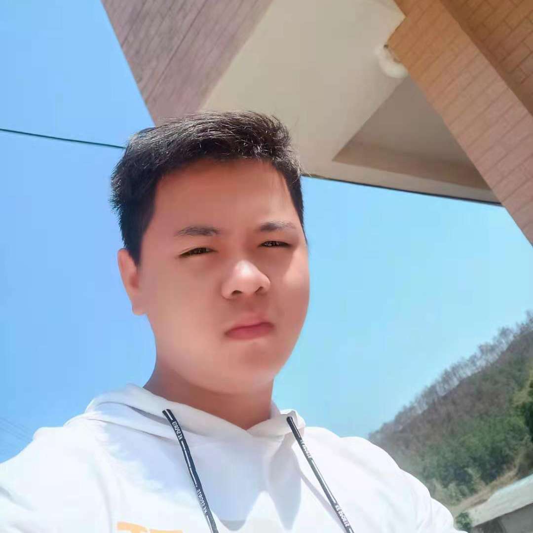 帅气扯钢笔的照片