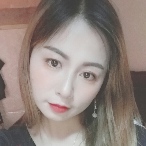 未来挽手淡然的照片