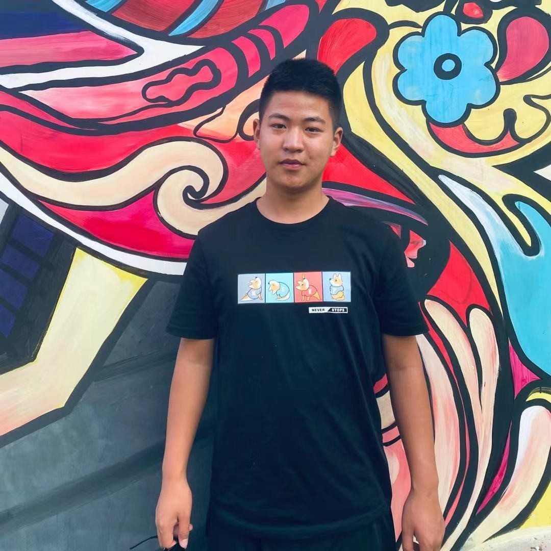 单纯浅吻尊云的照片